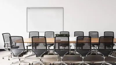 Zdjęcie produktu dla Tablica magnetyczna biała 220x120 cm suchościeralna w aluminiowej ramie PREMIUM EXPO + zestaw akcesoriów