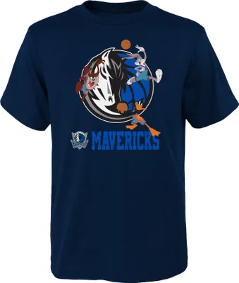 Produktbild von Space Jam Kinder T-Shirt Dallas Mavericks Warmin Up A New Legacy Youth NBA Bugs Taz Daffy (XL)