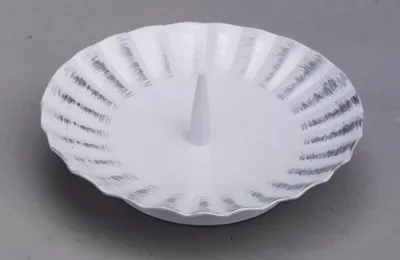 Produktbild von Kerzenleuchter weiß/silber aus Eisen mit Dorn Ø 11 cm Ideal für Taufkerzen, Kommunionkerzen