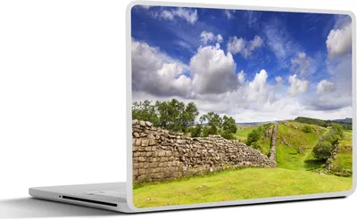 Produktbild von MuchoWow® Laptop Aufkleber Sticker Cover Der Hadrianswall im Vereinigten Königreich bei bewölktem Himmel 31x22.5 cm - Laptop-Deko