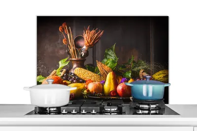Produktbild von KitchenYeah®  Spritzschutz Küche - Küchenrückwand - Wandschutz für Herd und Spüle - Gemüse - Obst - Rustikal - Tisch 80x55 - Alu-Dibond (Alternative zum Spritzschutz aus Glas) - Hitzebeständig - Herds
