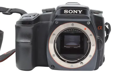 Produktbild von Sony 10.2 Megapixel DSLR-A100, 10,2 MP, Kompaktkamera, CCD, 0x, 0x, 3,5 - 5,6 mm