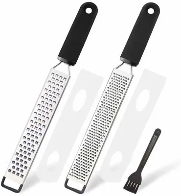 Produktbild von Zester, Hobel Reibe - Käsereibe, Parmesanreibe, Zitronenreibe - Küchenreibe aus Edelstahl mit Schutzabdeckung und Silikon Griff | Schwarz (2 Stück Set)