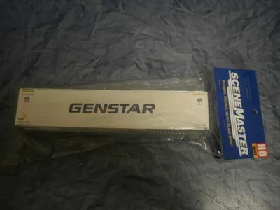 Produktbild von Walthers 48\' Container GENSTAR