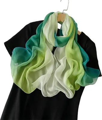 Productafbeelding van INF Shimmer Shawl: Elegante Parelchiffon Sjaal Groente