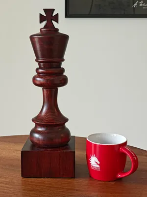 Produktbild von Schachbecher aus Holz - Schwarzer König