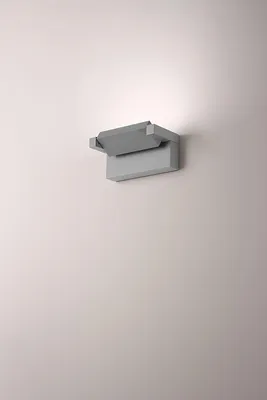 Imagen del producto de Pantalla - Lámpara de pared LED de 20W, temperatura de color de 3000-4000 K, ajustable en 340°, 1750 lúmenes, grado de protección IP65, 20,5 cm, gris claro - Perenz