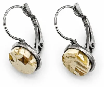 Produktbild von BEYSTON Brisur-Ohrhänger mit Ostseebernstein 10 mm, in Creme und Hellbraun, Edelstahl in Naturfarbe, KI-generiertes Bild