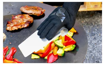Produktbild von Grillspachtel für Feuerplatte und Grill | zum Wenden und Anrichten von Grillgut | zum Reinigen der Feuerplatte | stabile Ausführung | Hergestellt in Deutschland