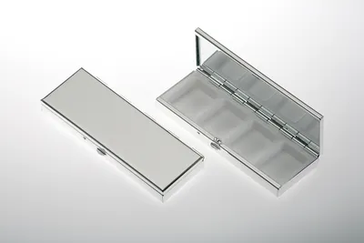Produktbild von Pillendose 4-geteilt rechteckig glatt verchromt 10,0 x 3,5cm