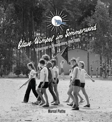 Obrázok produktu pre Blaue Wimpel im Sommerwind
