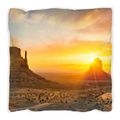 Produktbild von Wallario Premium Kissen, weiche Oberfläche, mit Motiv Monument bei Sonnenuntergang, Größe: 30 x 30 cm, mit weißer Rückseite