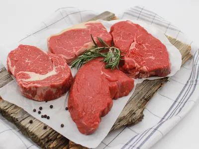 Produktbild von Der Pfaröller Steak Paket – Rib Eye, Hüftsteak, Rumpsteak & Chuck Roll – 4× Rindfleisch wet aged – Premium Grillfleisch vom Rind