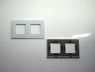 Produktbild von ERKMAN Rahmen Glasrahmen fach 2 Panel oder wand Wandlichtschalter und Steckdosen Weiß 157mm