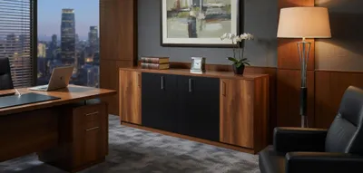 Immagine prodotto di Consolle grande con ante e spazio contenitivo, ideale per un arredamento moderno