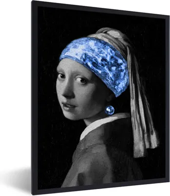 Produktbild von MuchoWow® Gerahmtes Poster Mädchen mit einem Perlenohrring - Alte Meister - Blau 60x80 cm - Poster mit Schwarzem Bilderrahmen Wandposter Rahmen Foto Bilder - Premium - Wanddeko Wohnzimmer