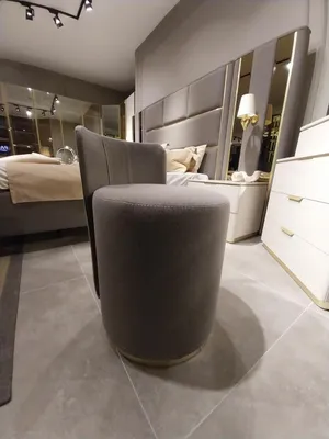 Obrázek produktu pro Toaletní stolek set konzola zrcadlo ložnice nábytek design stolička 3 ks.