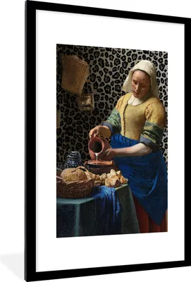 Produktbild von MuchoWow® Gerahmtes Poster Milchmädchen - Kunst - Pantherdruck - Vermeer - Gemälde - Alte Meister 60x90 cm - Poster mit Schwarzem Bilderrahmen Wandposter Rahmen Foto Bilder - Dekoration - Wandposter Wohnzimmer - Hochwertig