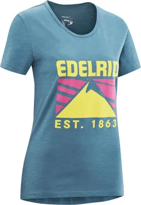 Damen T-Shirt von Edelrid in Blau mit gelbem und pinkem Grafikdesign; das einen Berg und das Gründungsjahr 1863 zeigt.