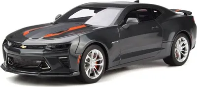 Produktbild von Chevrolet Camaro SS 50. Anniversary 2017 grau Modellauto 1:18 GT Spirit