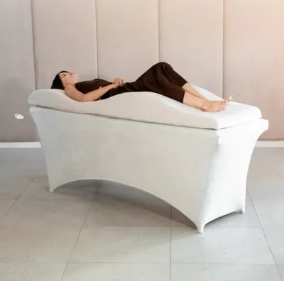 Produktbild von Wave Matratze (Curved topper) mit Memory Foam, Liegenbezug, Set  190x70 cm für Kosmetikliege, Massageliege, für Wimpernverlängerungen, PMU - Creme