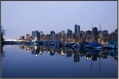 Produktbild von Wallario Wandbild Skyline von Vancouver, Größe: 61 x 91,50 cm, Poster mit schwarzem Aluminiumrahmen