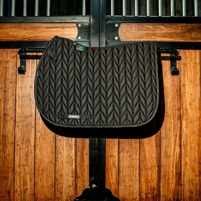 Produktbild von Horseware Amigo Close Contact Saddle Pad, Größe:Warmblut, Farbe:Black