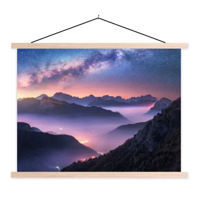 Produktbild von MuchoWow® Textilposter Berge - Sternenhimmel - Nebel 40x30 cm mit holzfarbenen Rahmen - Bilder