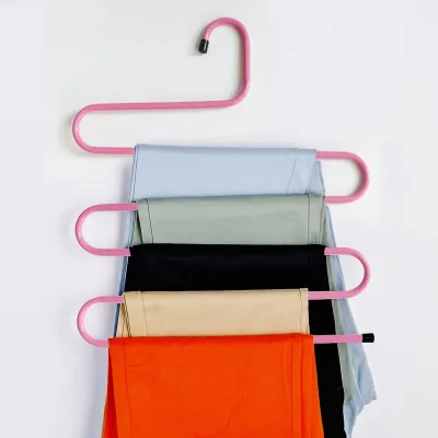Produktbild von Multifunktionaler Hosenständer, 5 Etagen, rutschfest, S-Form, 20 kg tragende Kleiderbügel, platzsparend für den Kleiderschrank, Rosa