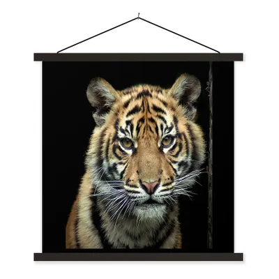Produktbild von MuchoWow® Textilposter Tiger - Schwarz - Jungtier 60x60 cm mit schwarzem Rahmen - Posteraufhänger