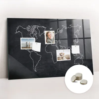 Imagen del producto de Pizarra magnética de pared, con superficie de vidrio y diseño curvo. Incluye 5 imanes. Dimensiones: 90x60 cm. Contorno de un mapa del mundo