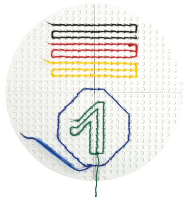 Produktbild von EDUPLAY 120288 Playboard Fädelplatte, 4 Fädelstifte, mehrfarbig, 4-teilig (1 Set)