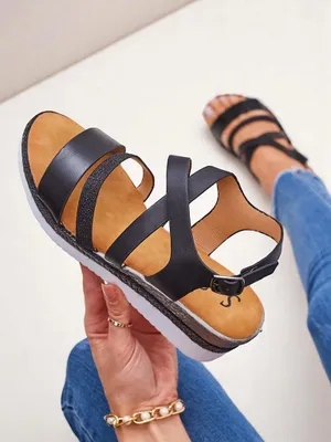 Produktbild von Aurelia Nero – Schwarze Damen Sandalen mit Keilabsatz Royalfashion , Größe 38