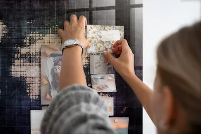 Produktbild von Magnetisch Tafel Magnettafel - Magnetpinnwand Memoboard - Notiztafel verschiedenen Designs - 90x60 cm - Abstrakte Weltkarte