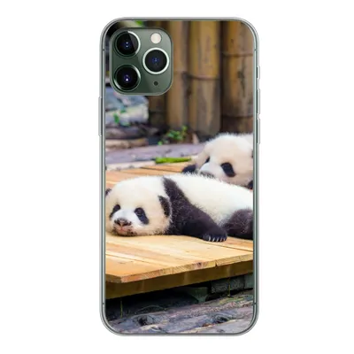 Produktbild von MuchoWow® Handyhülle Schutzhülle Hülle für iPhone 11 Pro Pandas - Boden - Holz Silikon Softcase Handy Hülle - Handy