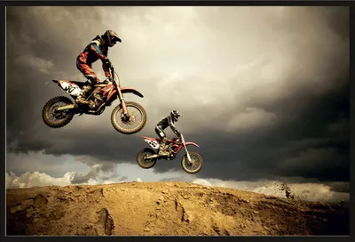 Image de Motos - Affiches - Motocross - Big Air + cadre interchangeable, Shinsuke® Maxi en plastique noir, vitre en acrylique