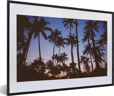 Produktbild von MuchoWow® Gerahmtes Poster Palme - Tropisch - Sommer - Himmel 60x40 cm - Poster mit Schwarzem Bilderrahmen Wandposter Rahmen Foto Bilder - Schlafzimmer - Plakat in Rahmen - Drucken