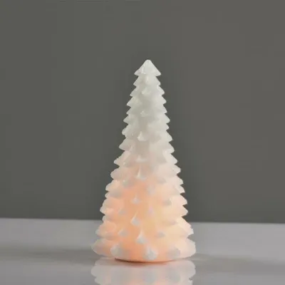 Produktbild von ACA Leuchtende weiße Weihnachtskerze in Form eines Baumes, 1 LED, 3 AAA-Batterien, WW, IP20, Durchmesser 13,5 x 23,5 cm, X0711119