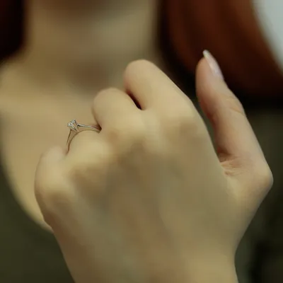 Produktbild von 0,16 Carat Diamant Solitär Ring Meisterwerk 14 Karat Weißgold