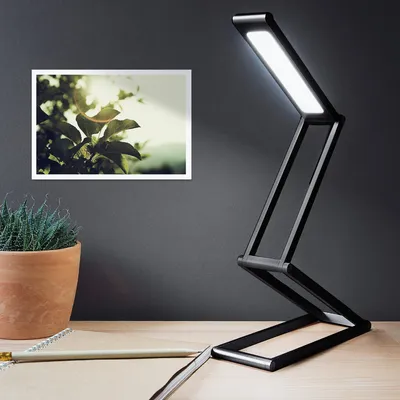 Produktbild von kwmobile LED Aluminium Tischlampe mit Schwenkkopf - Akku Leselampe faltbar mit Micro USB Ladekabel - Alu Schreibtischlampe Faltlampe in Schwarz