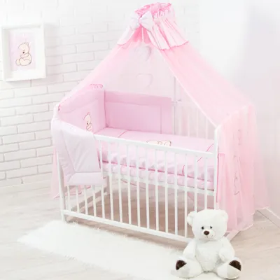 Produktbild von 10-teiliges Babybettwäsche-Set 120×60 cm – rosa, mit gesticktem Bärenmotiv und Herzen, 100 % Baumwolle
