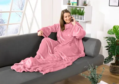 Produktbild von heimtexland ® Ärmeldecke TV Kuscheldecke mit Ärmeln Taschen Fußsack Super Soft Flanell tragbare Decke Ganzkörperdecke Typ870 Rosa 180x150 cm