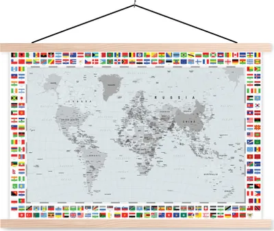 Produktbild von MuchoWow® Textilposter Weltkarte - Flagge - Schwarz - Weiß 120x80 cm mit holzfarbenen Rahmen - Aufhängeset