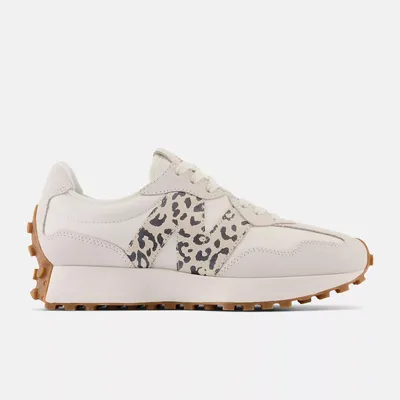 Produktbild von New Balance 327 Laufschuhe im 70er-Jahre-Stil mit Trail-Außensohle SEA SALT Größe 42.5