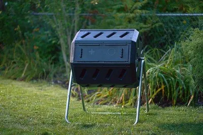 Produktbild von Famanu Komposter Doppelkammer 140 Liter - Rotierende Komposttonne aus recyceltem Kunststoff, Schwarz