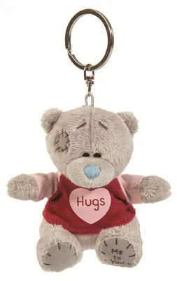 Obrázok produktu pre Breloczek Miś w koszulce z nadrukiem Hugs 7.5cm
