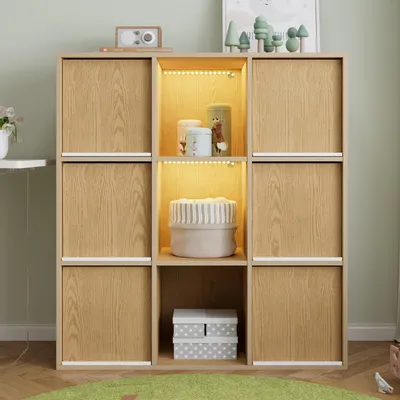 Obrázek produktu pro Regál pro děti o rozměrech 100x35x108,5 cm, s povrchem imitujícím přírodní dřevo, vyrobený z dřevotřísky, s výklopnými dvířky a LED osvětlením, vhodný do dětských pokojů a heren
