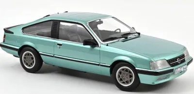 Productafbeelding van NOREV 1:18 Opel Monza 2.5 E (1983) - Metallic groen, artikelnummer 183643