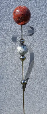 Produktbild von Skulptur Saturn Kugel rot Edelstahl 160 cm Beetstecker Gartenstecker