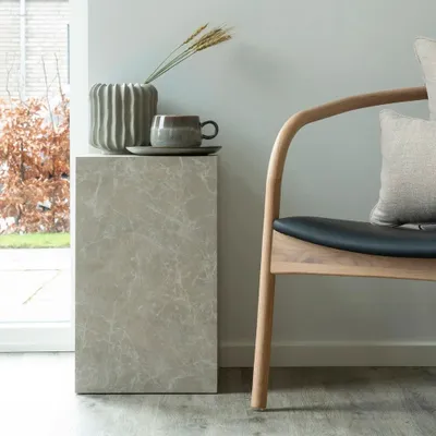 Produktbild von Design Beistelltisch POSTATO 50cm Marmor-Look beige creme Pflanzsäule